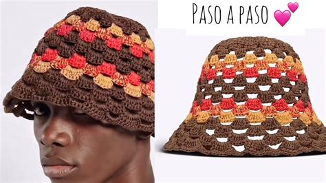 Piluso o gorro Cristian Dior a crochet 